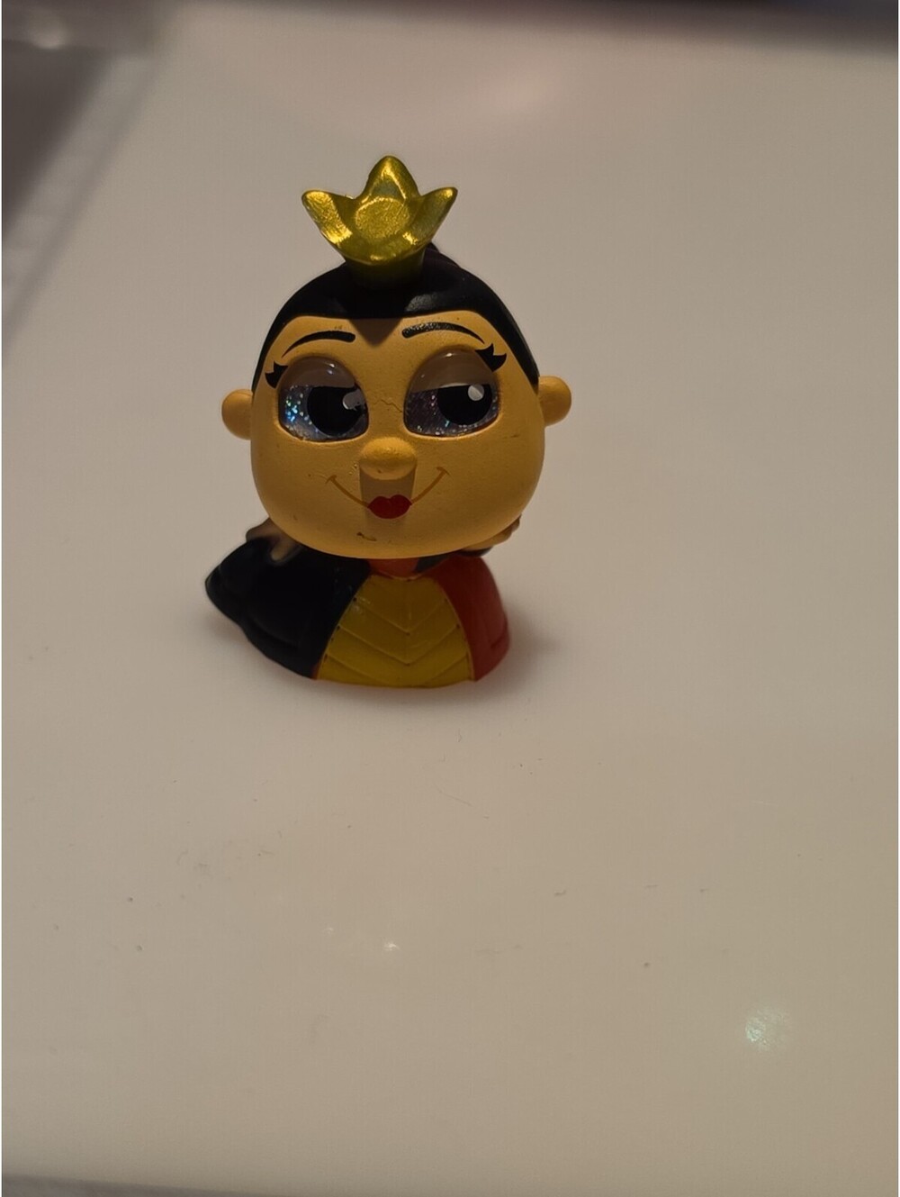 Disney Doorables - Alice in Wonderland - Queen of Hearts - Let's Go Series 2